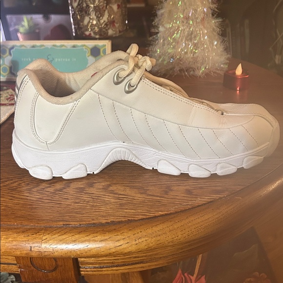 K-Swiss Women’s White and Hot Pink accents size 10. Only been worn twice! MMAO - Picture 11 of 16